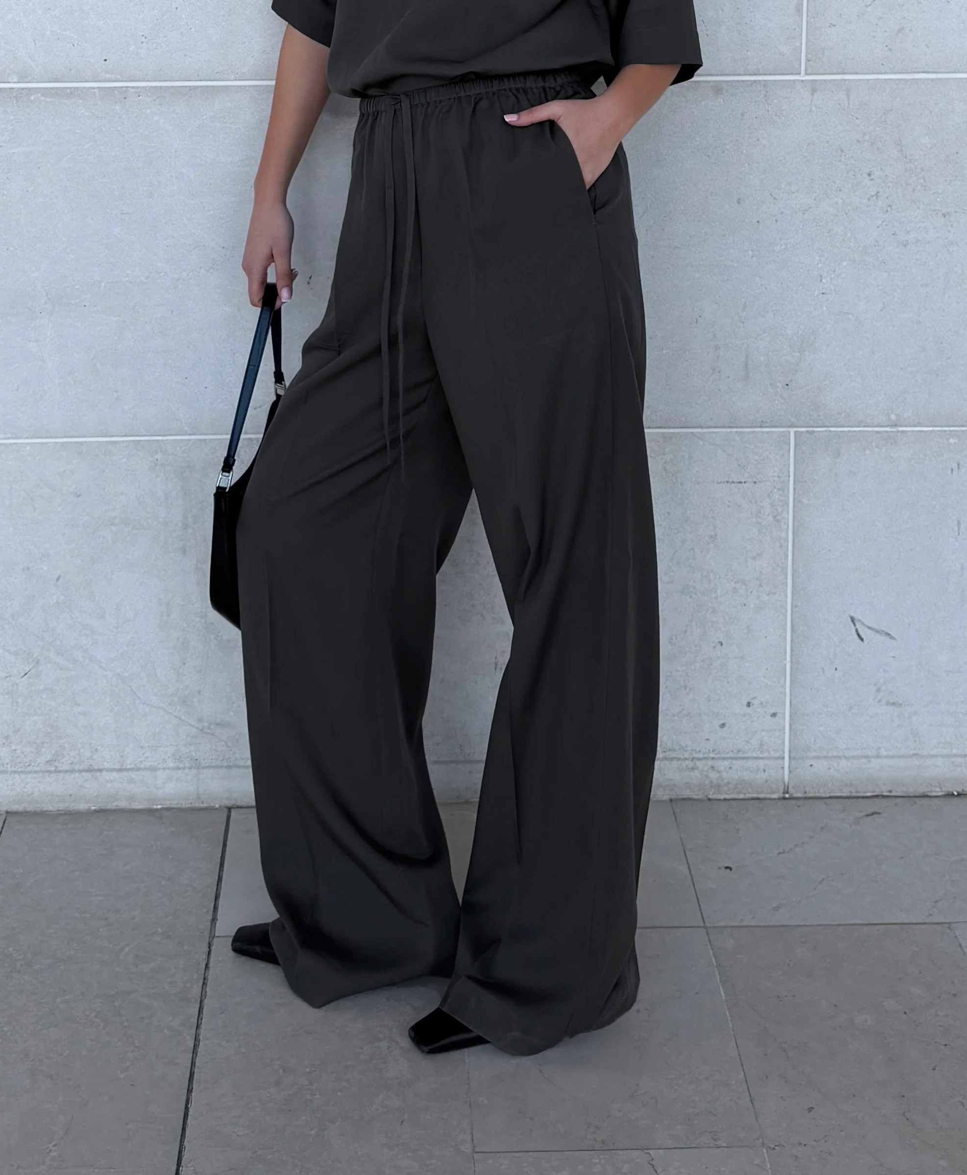 DEIA DRAWSTRING PANTS | dark grey - Image 4