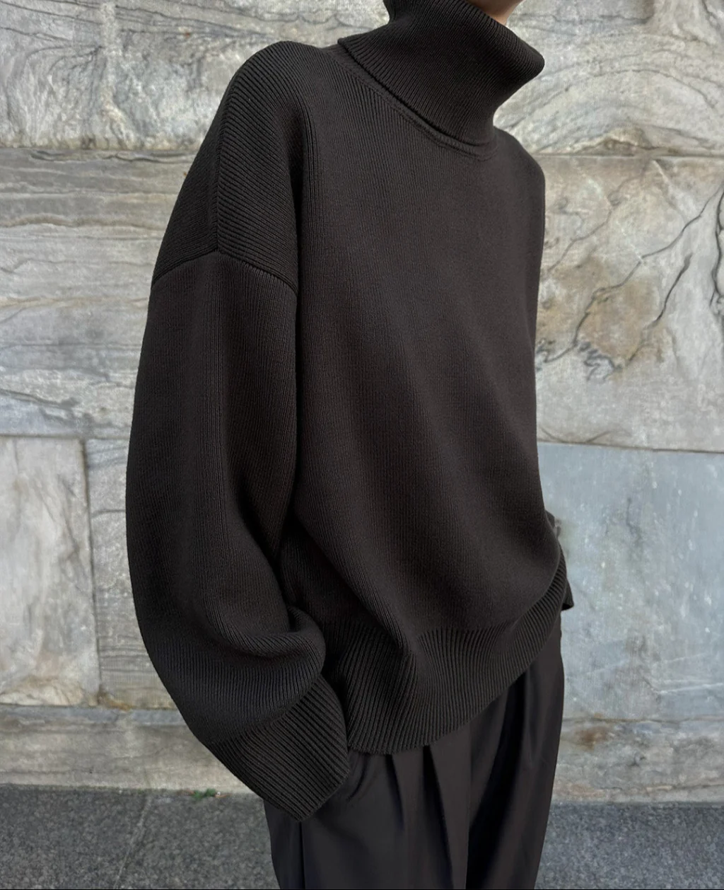GELSO TURTLENECK SWEATER | dark brown - Image 2